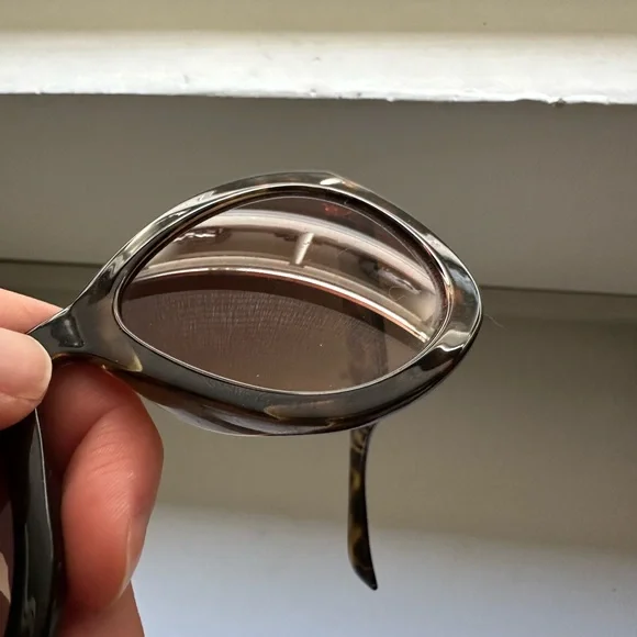 Brown Tortoise Square Frame Sunglasses - Picture 4 of 6